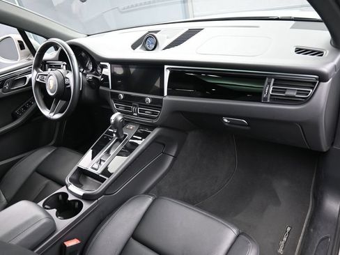 Certified 2023 Porsche Macan Turbo AWD/4WD image 30