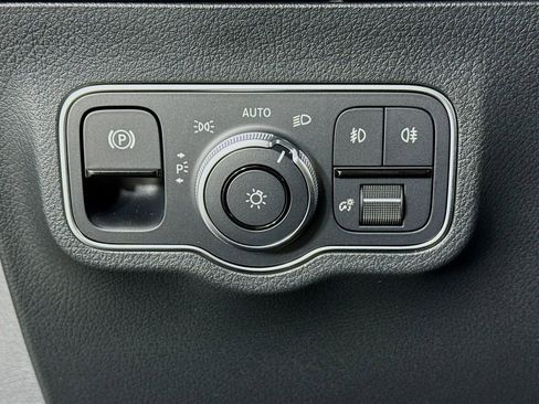 Used 2026 Mercedes-Benz GLA 250 4MATIC image 11