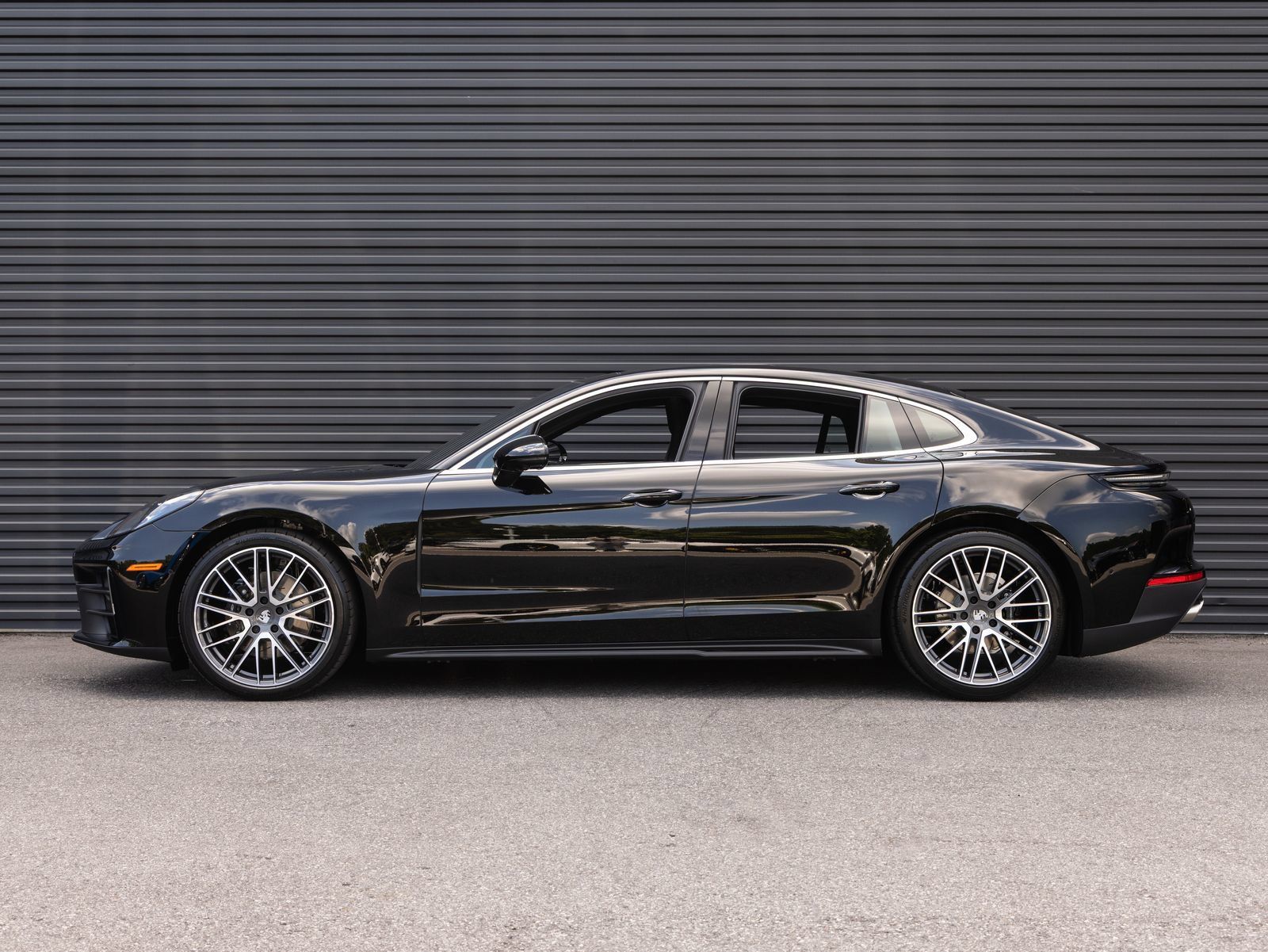 Certified 2026 Porsche Panamera RWD image 2