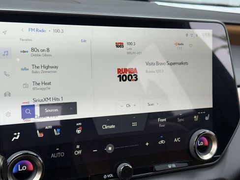 Used 2025 Lexus RX 350 Premium w/ Accessory Package (Z1) image 23