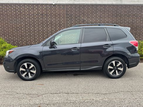 Used 2017 Subaru Forester 2.5i Premium w/ All-Weather Package image 27