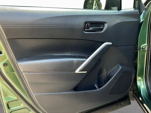 Used 2025 Toyota Corolla Cross LE FWD image 21