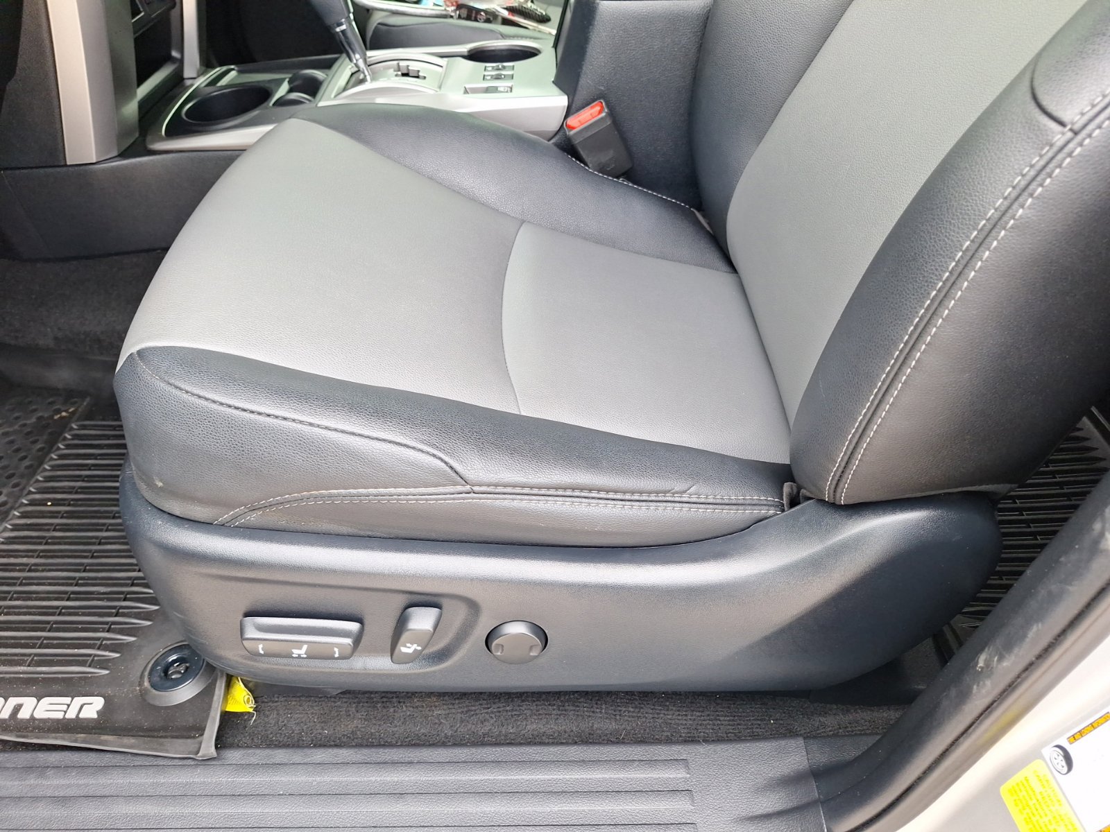 Used 2020 Toyota 4Runner SR5 Premium RWD image 15