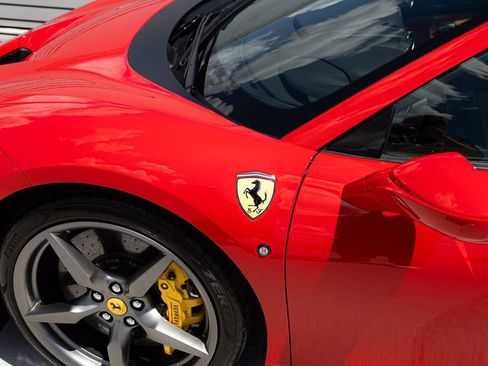 Used 2023 Ferrari F8 Tributo RWD image 14