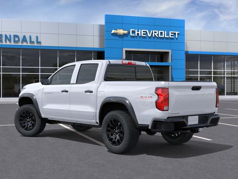 New 2026 Chevrolet Colorado Trail Boss w/ Off-Road Front Bumper Package AWD/4WD image 3
