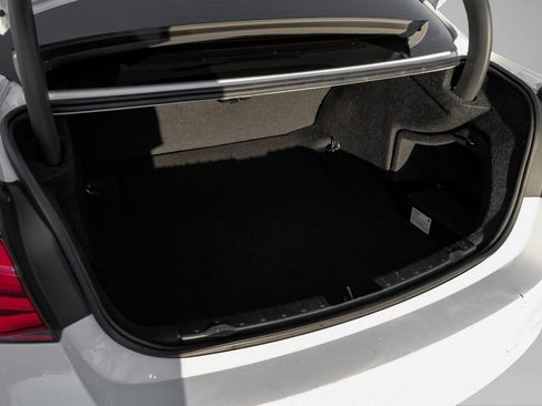 Used 2018 BMW 320i Sedan image 56