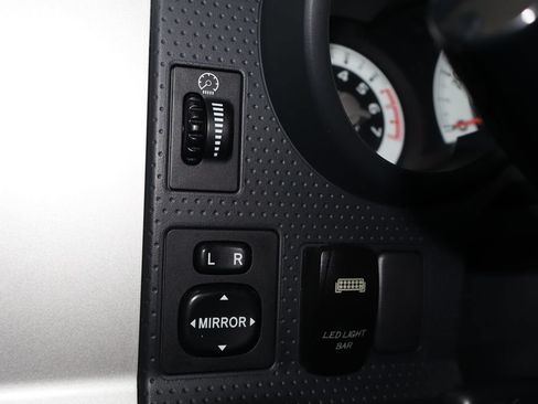 Used 2007 Toyota FJ Cruiser 4WD image 18