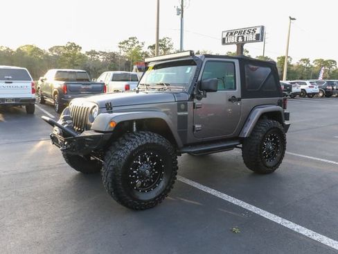 Used 2017 Jeep Wrangler Sport image 4