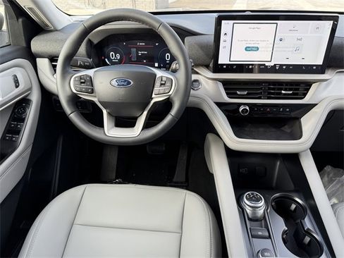 New 2026 Ford Explorer Active w/ Active Comfort Package image 13