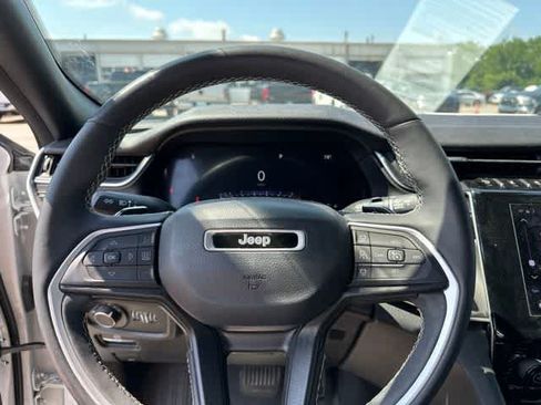 Used 2023 Jeep Grand Cherokee L Laredo AWD/4WD image 11