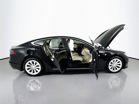 Used 2018 Tesla Model S 75D image 31