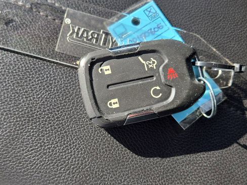 Used 2024 GMC Terrain SLT image 32