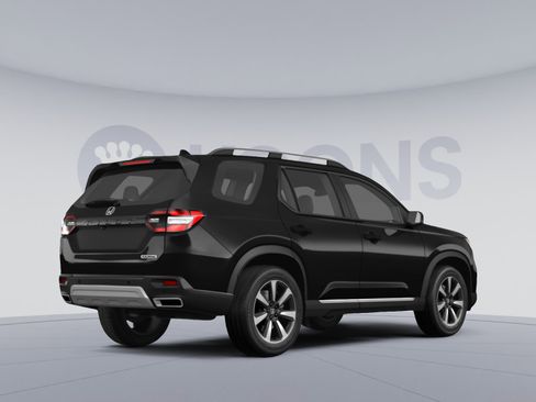 Used 2023 Honda Pilot Touring image 4