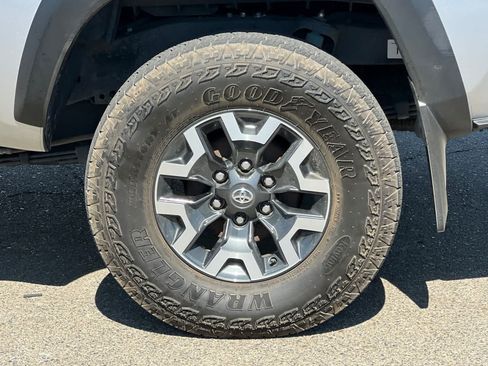 Used 2023 Toyota Tacoma TRD Off-Road w/ TRD Premium Off Road Package AWD/4WD image 25