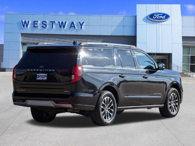 Used 2025 Ford Expedition Max Platinum AWD/4WD image 3
