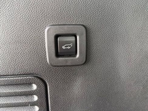 Used 2017 Ford Expedition EL Platinum image 19