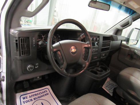 Used 2020 Chevrolet Express 3500 w/ Power Convenience Package RWD image 40