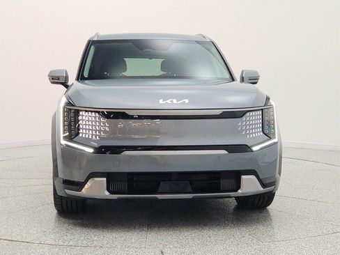 Used 2024 Kia EV9 Land AWD/4WD image 2