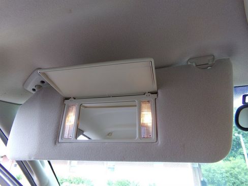 Used 2005 Ford F150 Lariat image 45