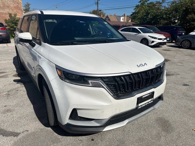 Used 2024 Kia Carnival LX FWD image 3
