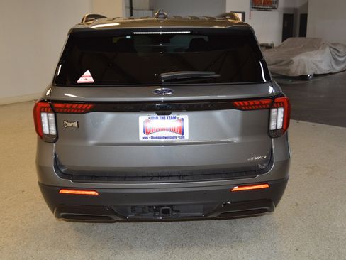 Certified 2025 Ford Explorer ST-Line image 4