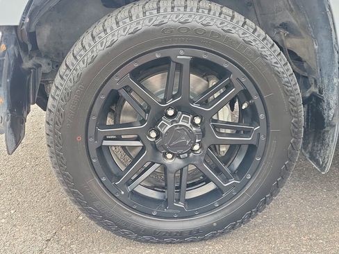 Used 2019 Toyota Tundra SR5 w/ SR5 Upgrade Package image 16