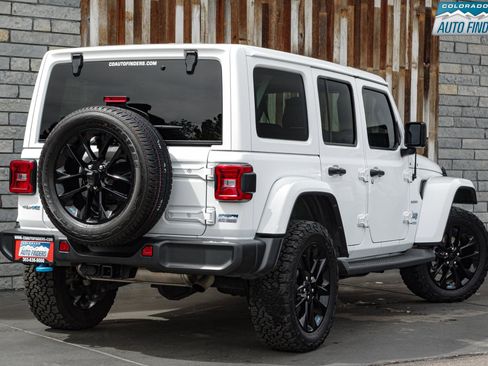 Used 2022 Jeep Wrangler Unlimited Sahara w/ Cold Weather Group AWD/4WD image 7