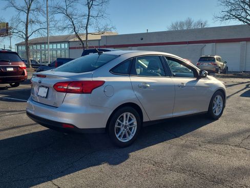 Used 2018 Ford Focus SE image 4