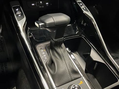 Used 2025 Kia Sorento SX AWD/4WD image 19