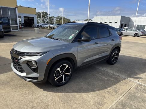 Used 2023 Chevrolet TrailBlazer RS image 2