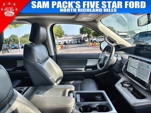 Used 2025 Ford Expedition Active RWD image 18