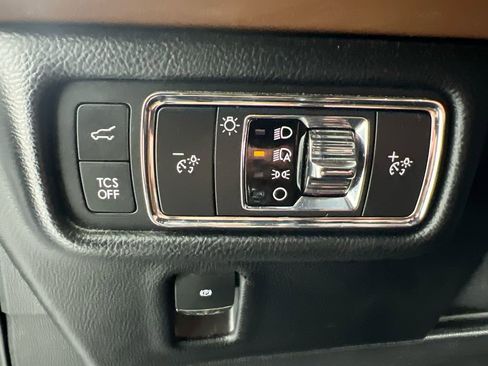 Used 2021 Lincoln Nautilus Reserve w/ Equipment Group 201A image 18