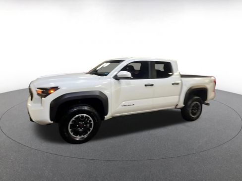 Used 2025 Toyota Tacoma TRD Off-Road image 8