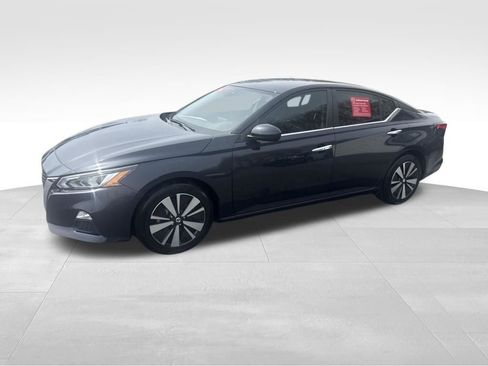 Used 2022 Nissan Altima 2.5 SV image 2