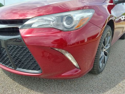 Used 2017 Toyota Camry XSE w/ Moonroof Package FWD image 8