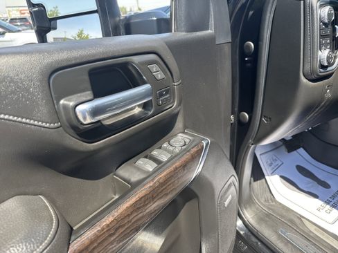 Used 2023 GMC Sierra 2500 Denali w/ Denali Ultimate Package AWD/4WD image 11