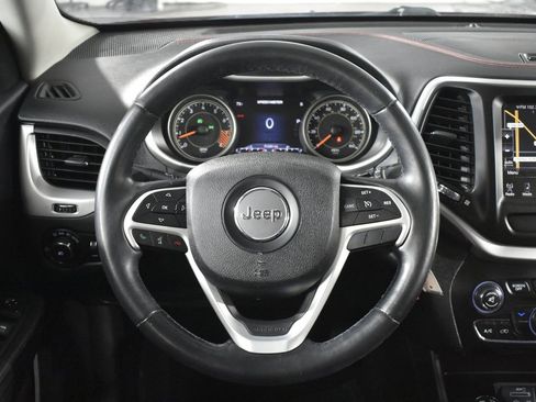 Used 2015 Jeep Cherokee Trailhawk w/ Cold Weather Group image 13