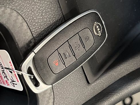 Used 2025 Nissan Sentra SV FWD image 33