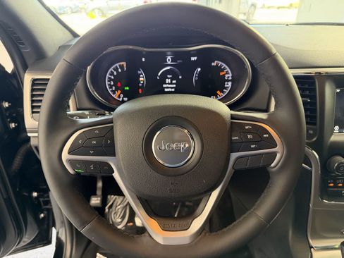 Used 2018 Jeep Grand Cherokee Limited AWD/4WD image 15