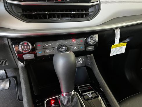 New 2026 Jeep Compass Limited AWD/4WD image 16