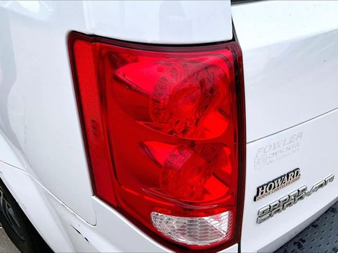 Used 2016 Dodge Grand Caravan SXT FWD image 27