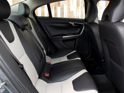 Used 2016 Volvo S60 T5 Cross Country Platinum w/ Protection Package image 27