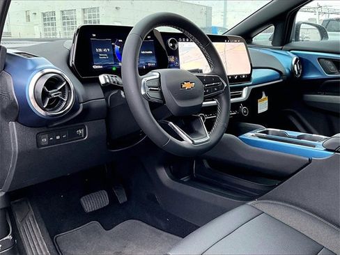 New 2026 Chevrolet Equinox EV LT image 8