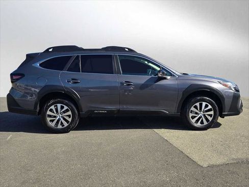 Used 2025 Subaru Outback Premium w/ Popular Package #1A AWD/4WD image 2