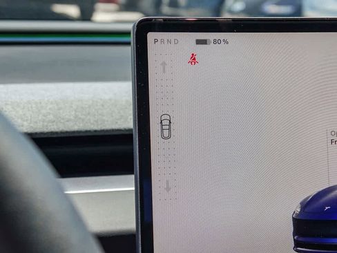 Used 2025 Tesla Model 3 Long Range RWD image 17