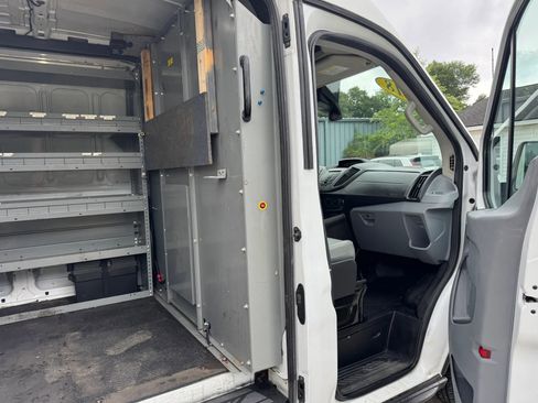 Used 2018 Ford Transit 250 130 Medium Roof RWD image 24