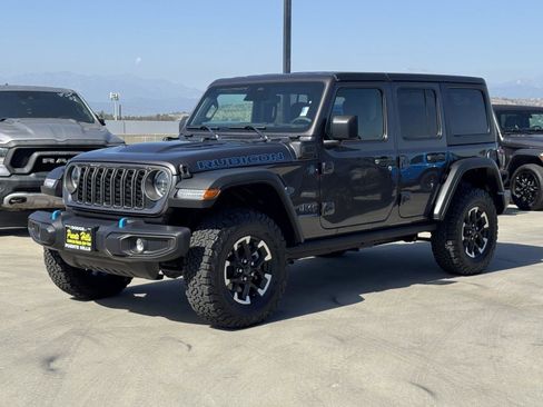Certified 2025 Jeep Wrangler Unlimited Rubicon 4xe w/ Safety Group AWD/4WD image 4