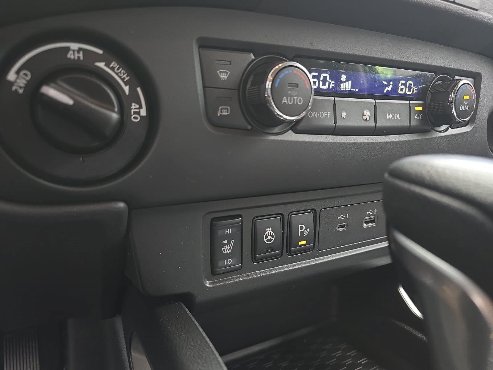 Used 2024 Nissan Frontier SV w/ Hardbody Edition AWD/4WD image 26