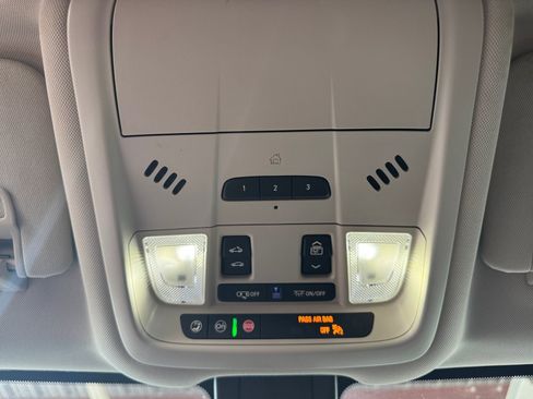 Used 2024 GMC Terrain Denali w/ Denali Premium Package AWD/4WD image 23