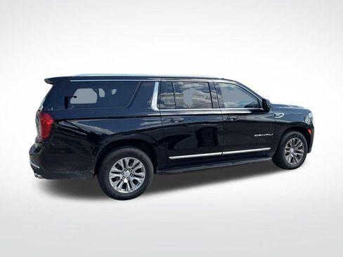 Used 2024 GMC Yukon XL Denali RWD image 9